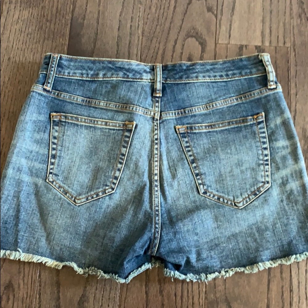 Gap High Rise Cut Offs - Picture 2 of 3